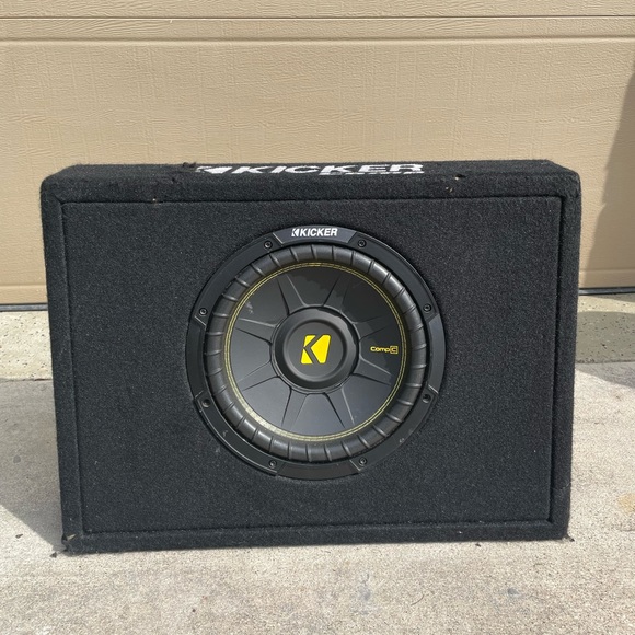 10” Kicker Comp Subwoofer with Kicker Amplifier Attached - Picture 7 of 7